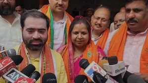 बाराबंकी भाजपा प्रत्याशी राजरानी रावत ने नामांकन के दिन किया शक्ति प्रदर्शन